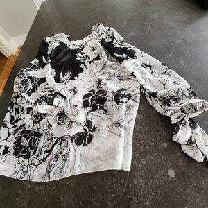 Clothing/ tops